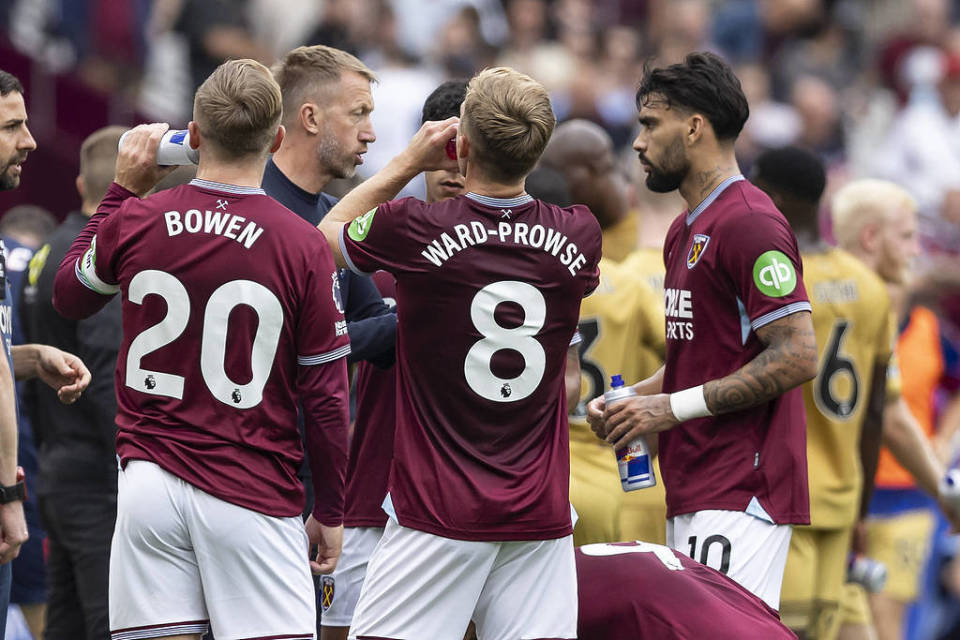 率队晋级美职联1／4决赛后，梅西现场观看儿子训练